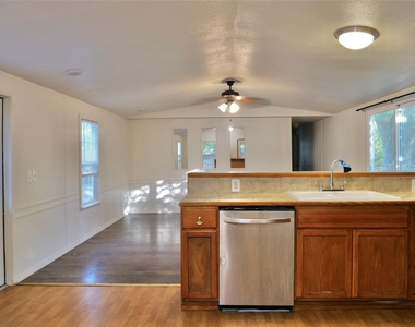 1504 Citation Cir - Photo Thumbnail 11