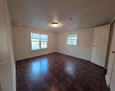 1504 Citation Cir - Photo Thumbnail 30