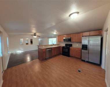 1504 Citation Cir - Photo Thumbnail 14