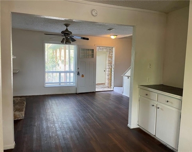 1601 Taylor Gaines St - Photo Thumbnail 3