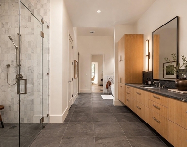 6102 Forest Hills Dr - Photo Thumbnail 15
