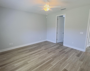 70 Killarney Avenue - Photo Thumbnail 11