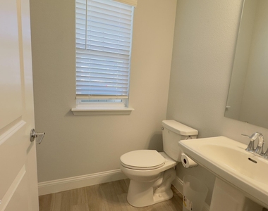 70 Killarney Avenue - Photo Thumbnail 15