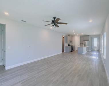 70 Killarney Avenue - Photo Thumbnail 6