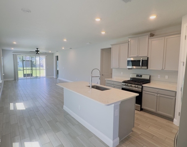70 Killarney Avenue - Photo Thumbnail 2