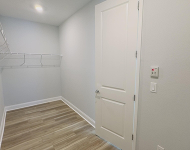 70 Killarney Avenue - Photo Thumbnail 14