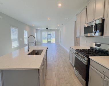 70 Killarney Avenue - Photo Thumbnail 4