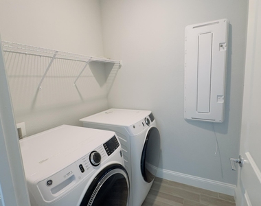 70 Killarney Avenue - Photo Thumbnail 16