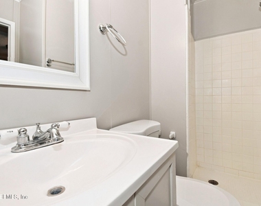 7001 Charbourg Avenue N - Photo Thumbnail 11