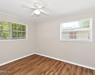 7001 Charbourg Avenue N - Photo Thumbnail 9