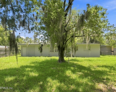 7001 Charbourg Avenue N - Photo Thumbnail 14