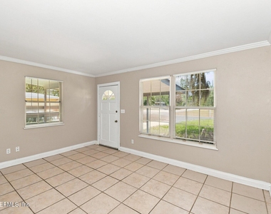 7001 Charbourg Avenue N - Photo Thumbnail 1