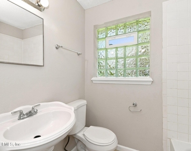 7001 Charbourg Avenue N - Photo Thumbnail 13
