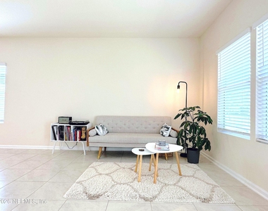 556 Coastline Way - Photo Thumbnail 7