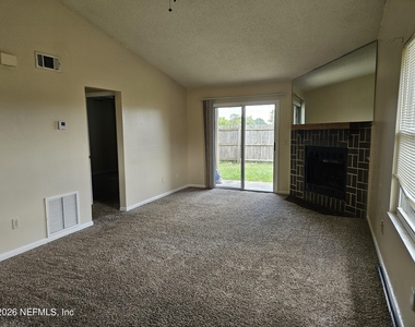 1456 Gifford Avenue - Photo Thumbnail 2