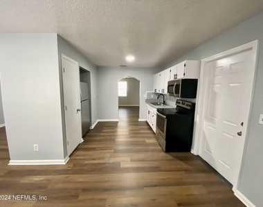 93 Dudley Street - Photo Thumbnail 4