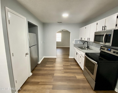 93 Dudley Street - Photo Thumbnail 3