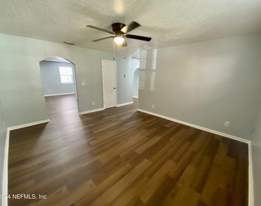 93 Dudley Street - Photo Thumbnail 6