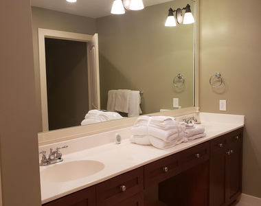 945 Registry Boulevard - Photo Thumbnail 3