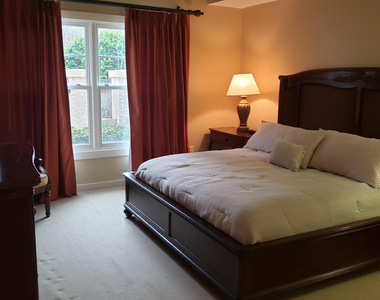 945 Registry Boulevard - Photo Thumbnail 2
