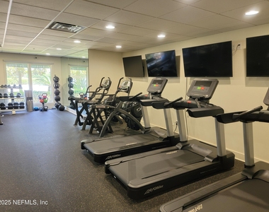 945 Registry Boulevard - Photo Thumbnail 31