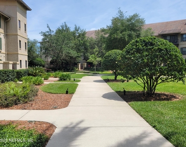 945 Registry Boulevard - Photo Thumbnail 20