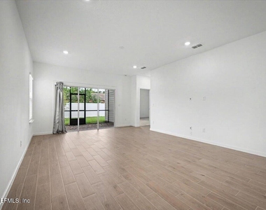 3979 Haydon Burns Place - Photo Thumbnail 12