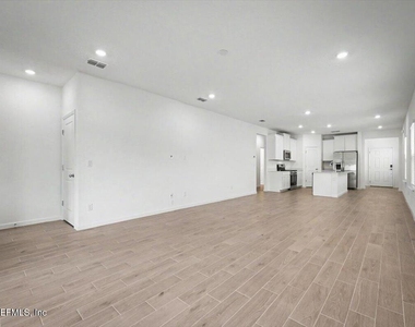 3979 Haydon Burns Place - Photo Thumbnail 15