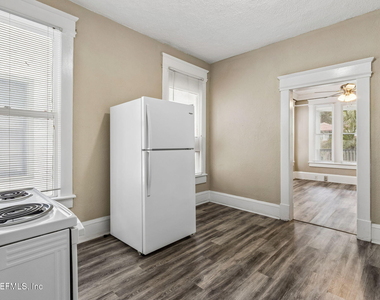 2749 Vernon Terrace - Photo Thumbnail 14