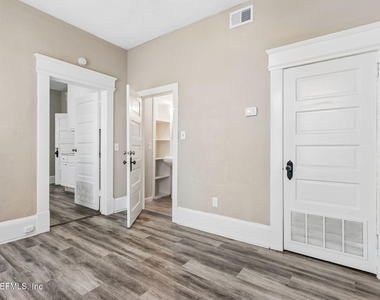 2749 Vernon Terrace - Photo Thumbnail 17