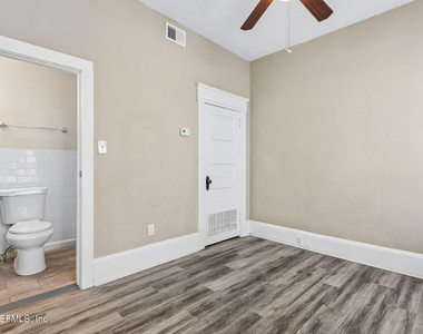 2749 Vernon Terrace - Photo Thumbnail 18