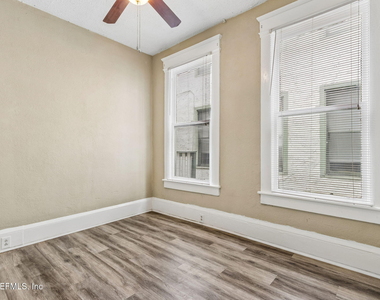 2749 Vernon Terrace - Photo Thumbnail 15