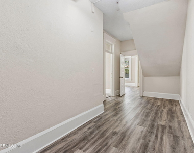 2749 Vernon Terrace - Photo Thumbnail 22