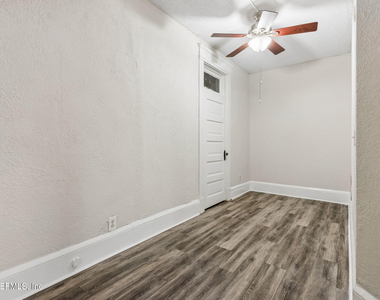2749 Vernon Terrace - Photo Thumbnail 21