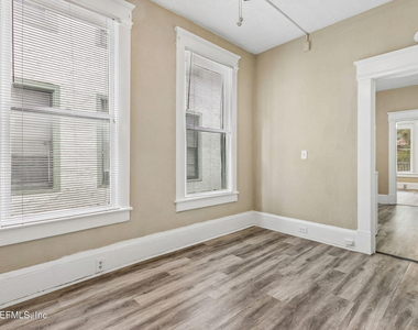 2749 Vernon Terrace - Photo Thumbnail 16