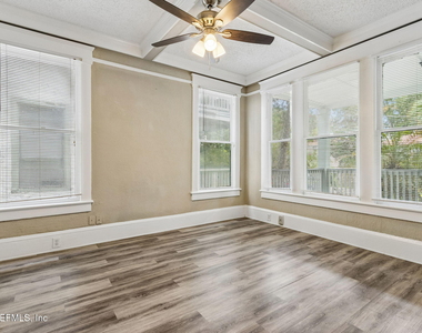 2749 Vernon Terrace - Photo Thumbnail 7