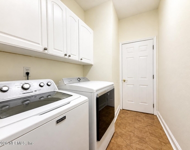 10469 Creston Glen Circle E - Photo Thumbnail 21