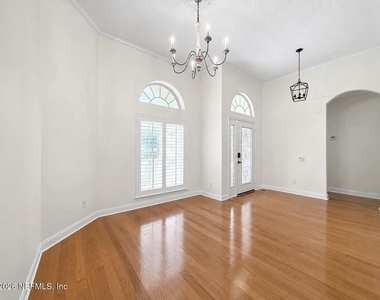 10469 Creston Glen Circle E - Photo Thumbnail 8