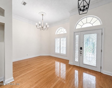 10469 Creston Glen Circle E - Photo Thumbnail 7