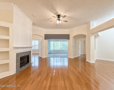 10469 Creston Glen Circle E - Photo Thumbnail 4