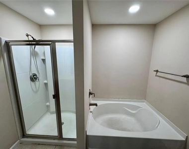 1540 Winshire Cove - Photo Thumbnail 11