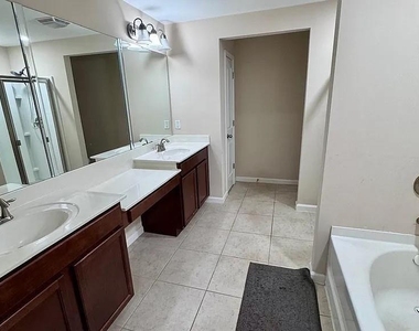 1540 Winshire Cove - Photo Thumbnail 12