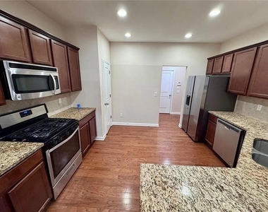 1540 Winshire Cove - Photo Thumbnail 5