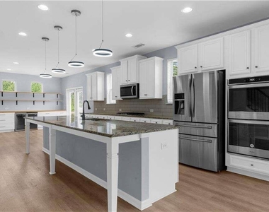 5435 Mirror Lake Drive - Photo Thumbnail 19