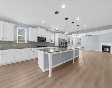 5435 Mirror Lake Drive - Photo Thumbnail 12