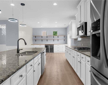 5435 Mirror Lake Drive - Photo Thumbnail 16
