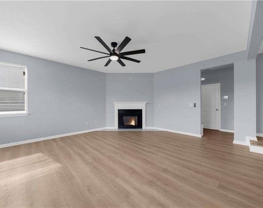 5435 Mirror Lake Drive - Photo Thumbnail 22