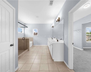 5435 Mirror Lake Drive - Photo Thumbnail 35