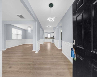 5435 Mirror Lake Drive - Photo Thumbnail 1