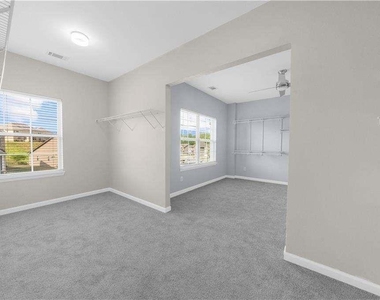 5435 Mirror Lake Drive - Photo Thumbnail 39